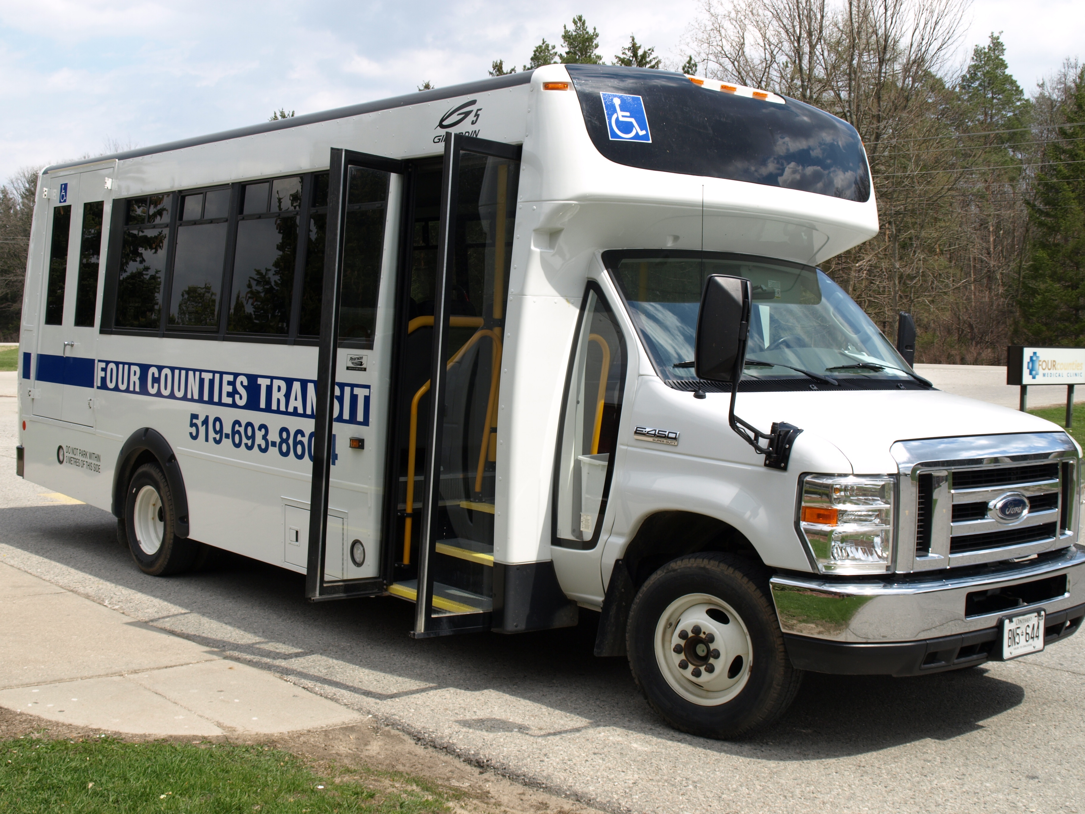 Four Counties Transit Bus